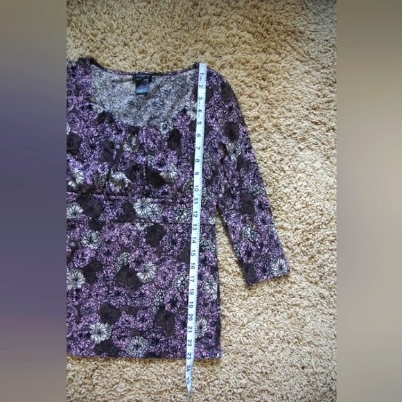 Ann Taylor flowered shirt 3/4 sleevep - Picture 3 of 6